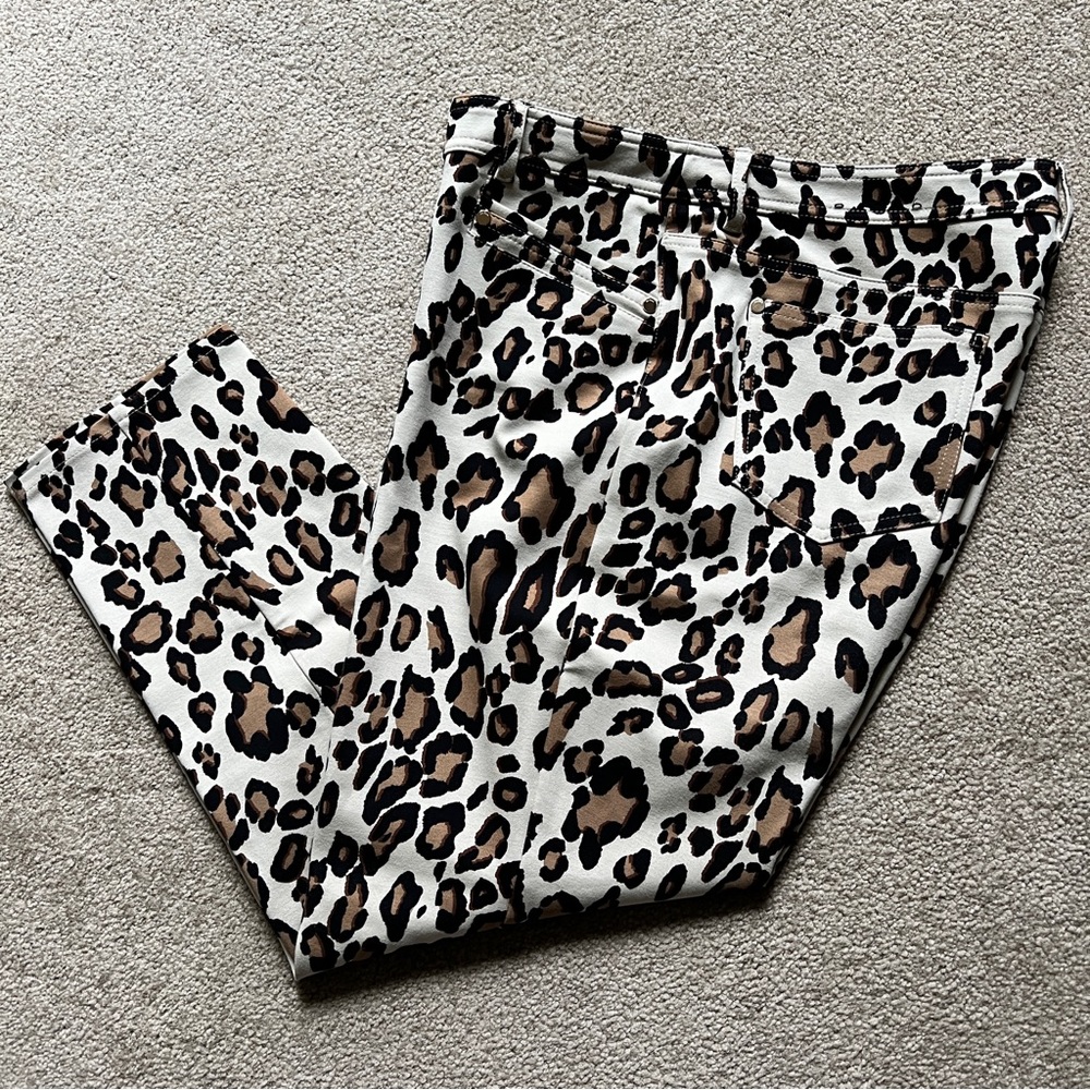 Chico’s So Slimming Ponte Animal print pants